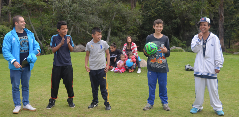 Jóvenes se la juegan por la paz