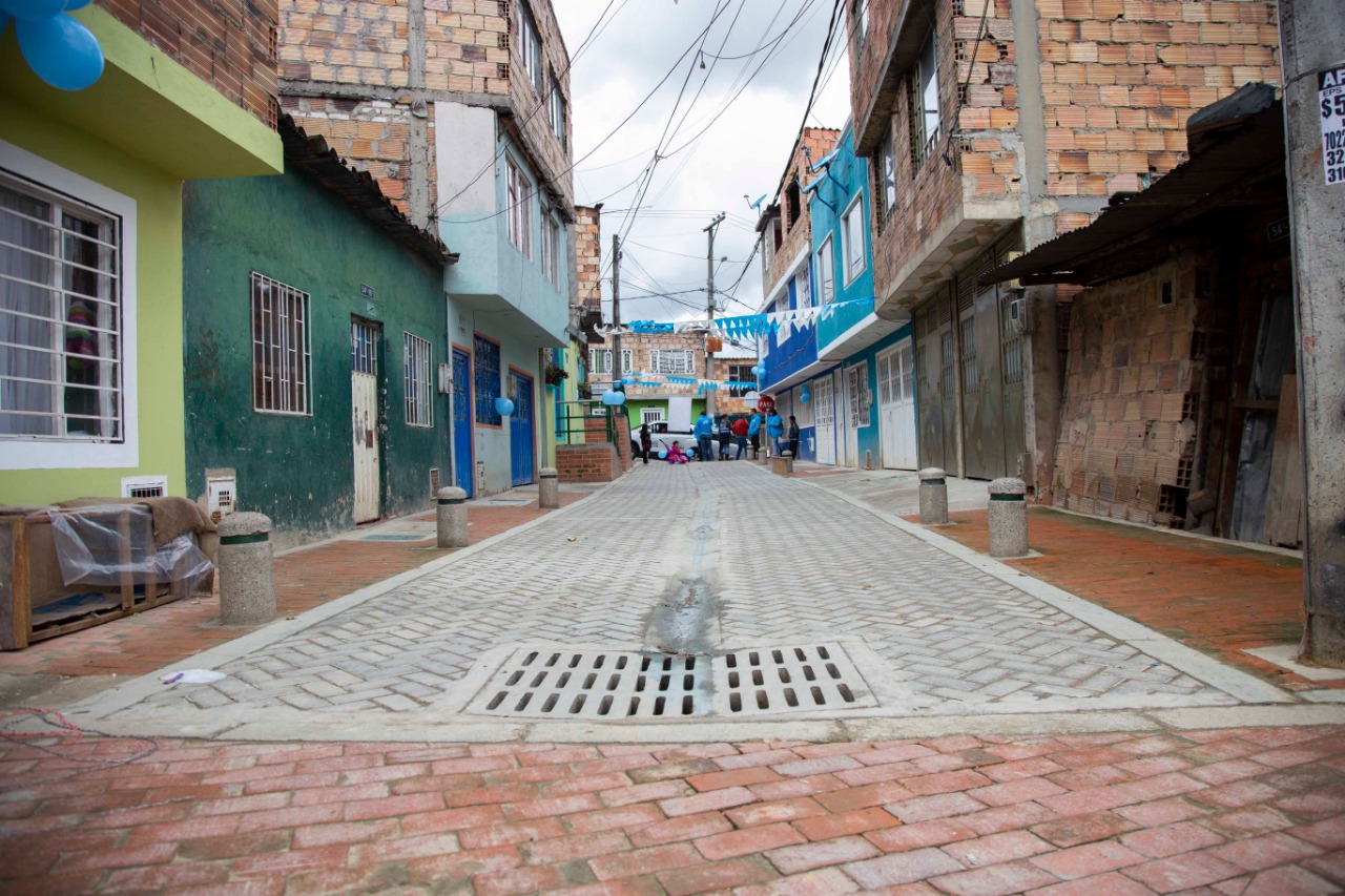 600 habitantes de Rafael Uribe beneficiados con 9 tramos viales