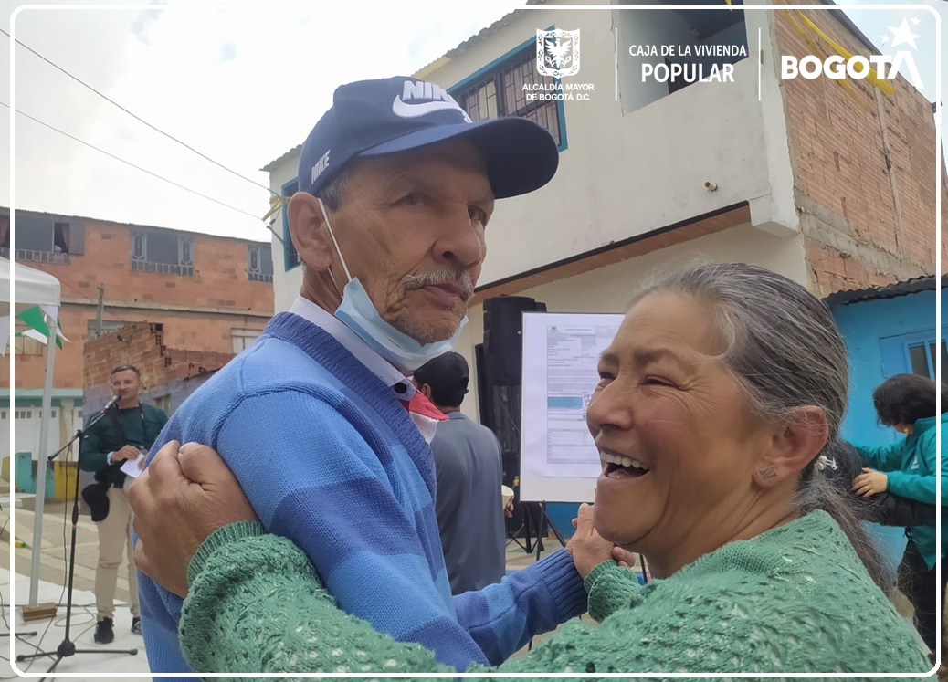 La Caja de la Vivienda Popular, adelanta la estrategia 'BogotáRecerdece70000m2' con la que pretende, antes del 15 de diciembre de 2022, celebrar con las comunidades beneficiadas el cumplimiento de la meta establecida por el Plan Distrital de Desarrollo.