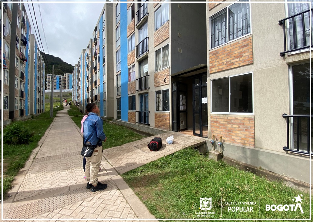 La Entidad viene adelantado mesas de trabajo con la comunidad y siempre está interesada en darle tranquilidad a toda la población de Arboleda Santa Teresita sobre la seguridad del proyecto y enfatizar que este brinda a sus ocupantes,  una vivienda digna y con gran potencial para convertirse en uno de los ejemplos de vivienda de interés prioritario en Bogotá.