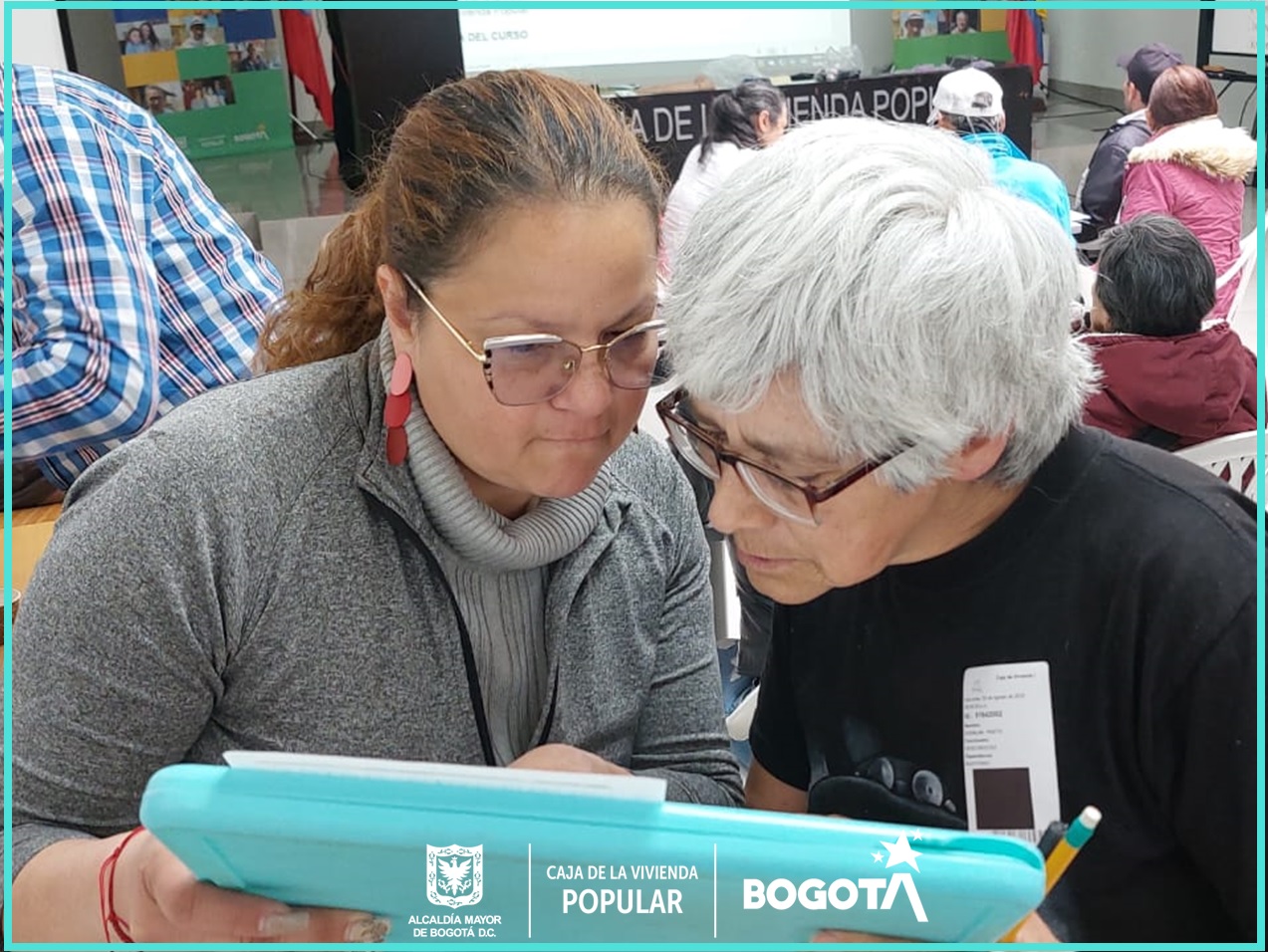 En la primera sesión del curso efectuada en las instalaciones de la Caja de la Vivienda, los participantes analizaron de forma conjunta el de qué de la gobernanza colaborativa e identificaron problemáticas en seguridad, medio ambiente, convivencia y recreación