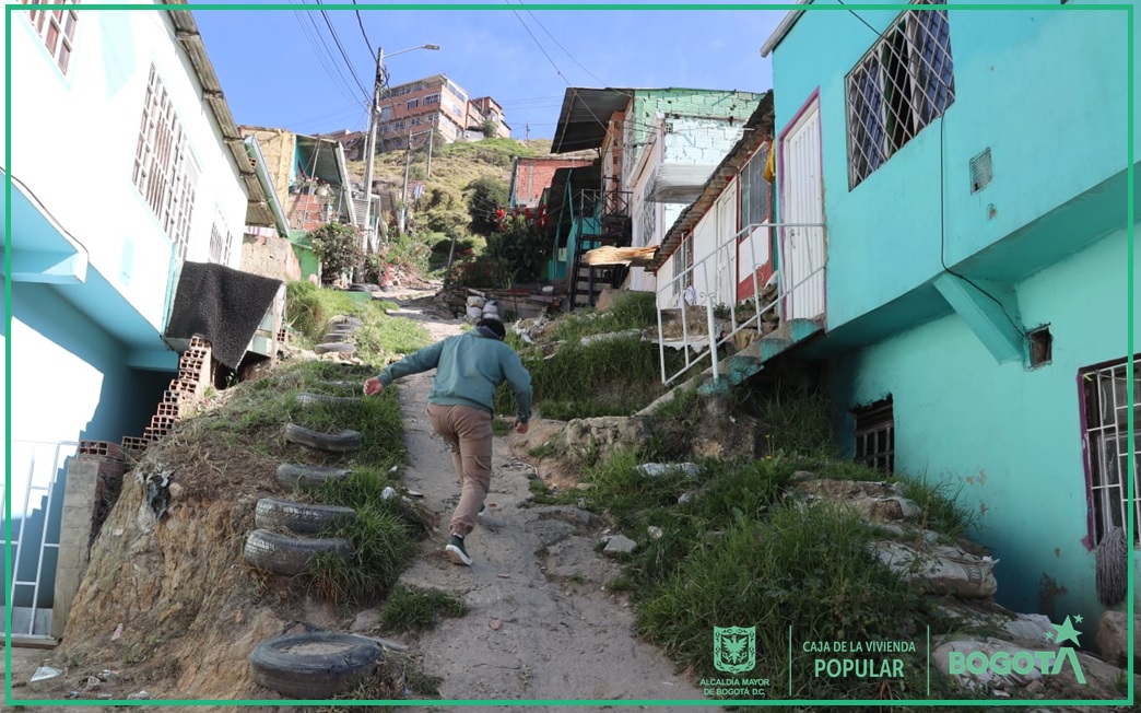 A través de la Caja de la Vivienda Popular se da inicio a las obras de mejoramiento de barrios en la UPZ Ismael Perdono - sector de Caracolí Ciudad Bolívar.