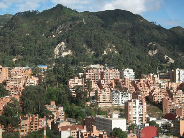 Disminuyó el crecimiento anual de las ocupaciones ilegales sobre los cerros de Bogotá