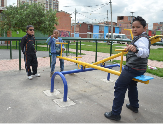  Caja de la Vivienda Popular entregó hoy dos parques en el barrio El Caracol de la localidad de Kennedy.