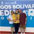 En la foto: Martín Dussán y Yolima Orozco, funcionaria de la dirección de Urbanizaciones y Titulación de la Caja de la Vivienda Popular junto a su hija Lina Marcela Dussán Orozco, Campeona en Gimnasia Rítmica en los Juegos Bolivarianos de Valledupar (2022).